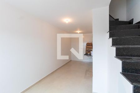 Sala/Cozinha de casa de condomínio para alugar com 2 quartos, 65m² em Vila Ré, São Paulo