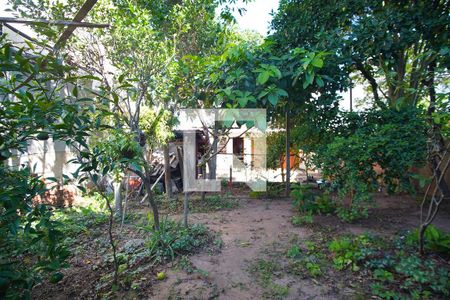 Casa à venda com 260m², 3 quartos e 2 vagasPatio -Fundos