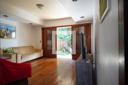 Sala de TV de casa à venda com 3 quartos, 260m² em Cristo Redentor, Porto Alegre
