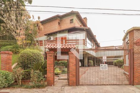Casa de condomínio à venda com 258m², 3 quartos e 2 vagasFachada