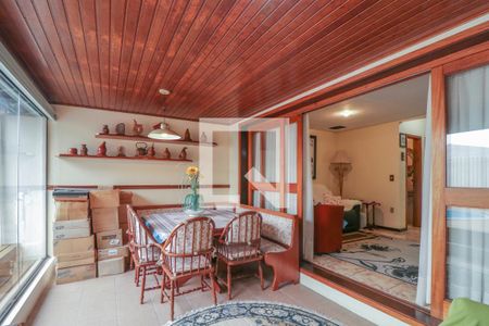 Casa de condomínio à venda com 258m², 3 quartos e 2 vagasChurrasqueira