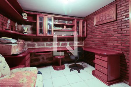 Casa de condomínio à venda com 258m², 3 quartos e 2 vagasEscritório