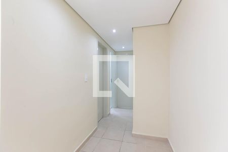 Corredor  de apartamento à venda com 2 quartos, 55m² em Vila Curuçá, São Paulo