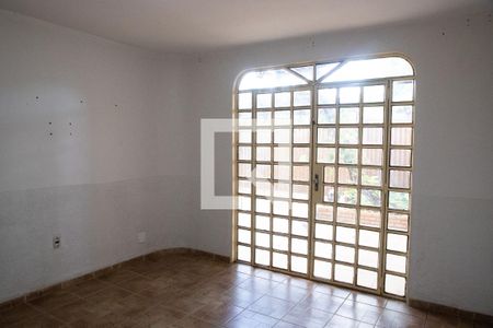Sala de casa para alugar com 3 quartos, 180m² em Samambaia Sul (samambaia), Brasília