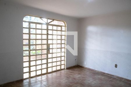 Sala de casa para alugar com 3 quartos, 180m² em Samambaia Sul (samambaia), Brasília