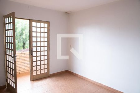 Quarto 2 de casa para alugar com 3 quartos, 180m² em Samambaia Sul (samambaia), Brasília