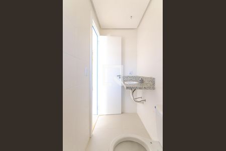 Casa à venda com 110m², 3 quartos e 2 vagasBanheiro da Suíte 2