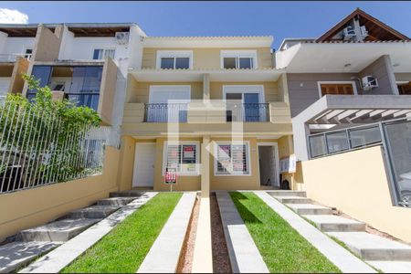 Casa à venda com 110m², 3 quartos e 2 vagasFachada