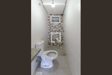 Banheiro da Suíte 1 de casa à venda com 3 quartos, 110m² em Ipanema, Porto Alegre
