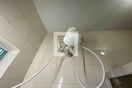 Casa à venda com 300m², 6 quartos e 2 vagasChuveiro do Banheiro Social