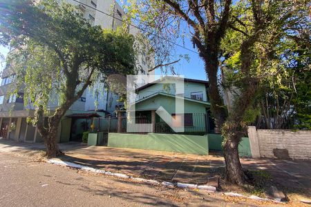 Casa à venda com 300m², 6 quartos e 2 vagasFachada