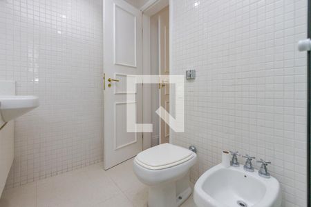 Apartamento à venda com 189m², 4 quartos e 3 vagasBanheiro da Suíte 1