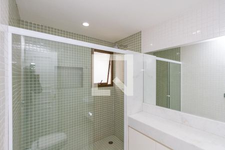 Apartamento à venda com 189m², 4 quartos e 3 vagasBanheiro da Suíte 1