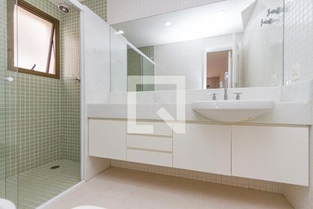 Apartamento à venda com 189m², 4 quartos e 3 vagasBanheiro da Suíte 1