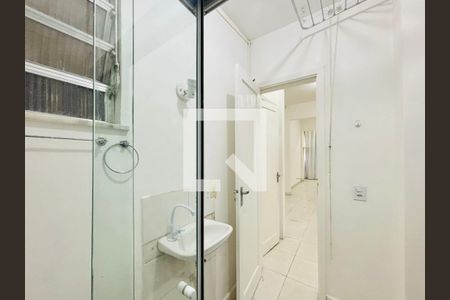 Banheiro social de apartamento para alugar com 1 quarto, 35m² em Copacabana, Rio de Janeiro