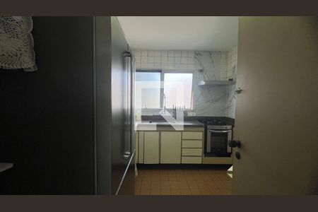 Apartamento para alugar com 99m², 3 quartos e 2 vagas Apartamento para alugar com 99m², 3 quartos e 2 vagasCozinha