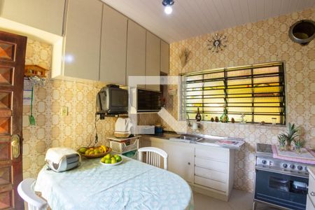 Casa à venda com 320m², 5 quartos e 2 vagasCozinha