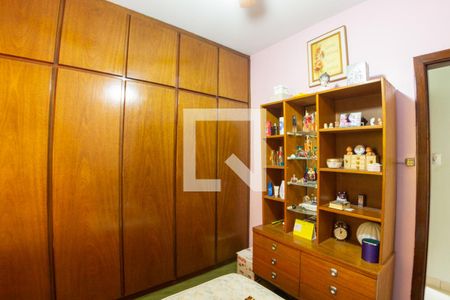 Casa à venda com 320m², 5 quartos e 2 vagasQuarto 3