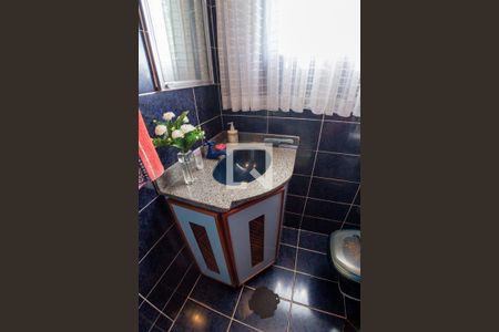 Casa à venda com 320m², 5 quartos e 2 vagasLavabo