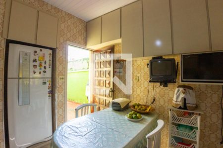 Casa à venda com 320m², 5 quartos e 2 vagasCozinha