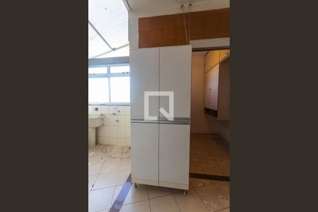 Apartamento à venda com 120m², 2 quartos e 1 vagaArmário da Área de Serviço