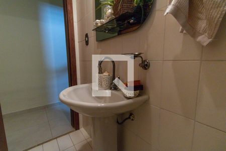 Casa à venda com 230m², 4 quartos e 2 vagas Casa à venda com 230m², 4 quartos e 2 vagasLavabo