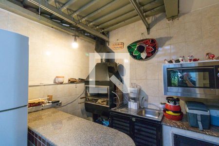 Casa à venda com 230m², 4 quartos e 2 vagas Casa à venda com 230m², 4 quartos e 2 vagasChurrasqueira