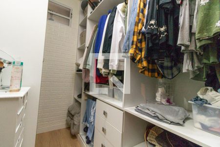 Casa à venda com 230m², 4 quartos e 2 vagas Casa à venda com 230m², 4 quartos e 2 vagasCloset Quarto 3