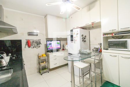 Casa à venda com 230m², 4 quartos e 2 vagas Casa à venda com 230m², 4 quartos e 2 vagasCozinha