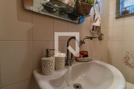 Casa à venda com 230m², 4 quartos e 2 vagas Casa à venda com 230m², 4 quartos e 2 vagasLavabo