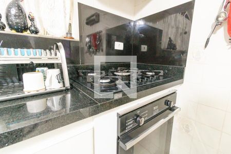 Casa à venda com 230m², 4 quartos e 2 vagas Casa à venda com 230m², 4 quartos e 2 vagasCozinha