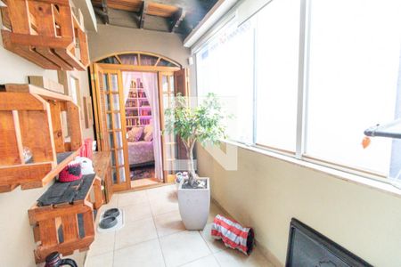 Casa à venda com 230m², 4 quartos e 2 vagas Casa à venda com 230m², 4 quartos e 2 vagasVaranda Quarto 3