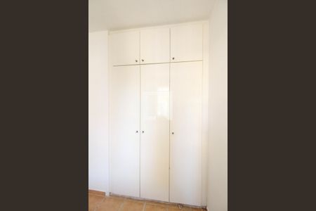 Quarto 1 de apartamento à venda com 2 quartos, 60m² em Moema, São Paulo