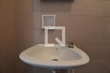 Casa à venda com 128m², 3 quartos e 2 vagasPia banheiro 1