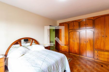 Casa à venda com 312m², 4 quartos e 4 vagas Casa à venda com 312m², 4 quartos e 4 vagasSuíte 2