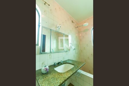 Casa à venda com 312m², 4 quartos e 4 vagas Casa à venda com 312m², 4 quartos e 4 vagasBanheiro da Suíte 1