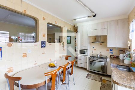 Casa à venda com 312m², 4 quartos e 4 vagas Casa à venda com 312m², 4 quartos e 4 vagasCozinha