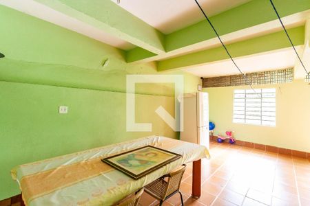 Casa à venda com 312m², 4 quartos e 4 vagas Casa à venda com 312m², 4 quartos e 4 vagasGaragem