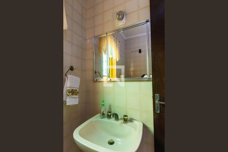 Casa à venda com 312m², 4 quartos e 4 vagas Casa à venda com 312m², 4 quartos e 4 vagasLavabo