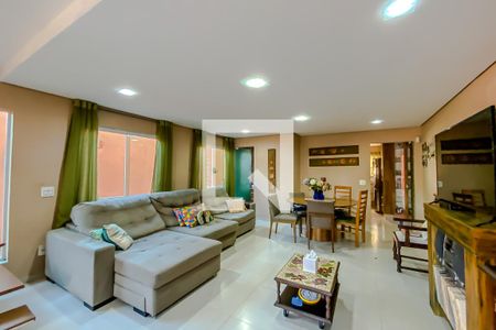 Sala de casa à venda com 4 quartos, 256m² em Vila Cláudia, São Paulo