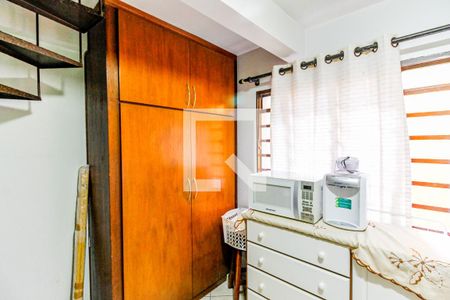 Casa para alugar com 180m², 3 quartos e 2 vagasQuarto de serviço 