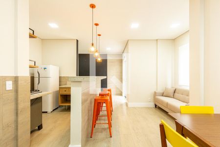 Apartamento para alugar com 40m², 2 quartos e 1 vaga Apartamento para alugar com 40m², 2 quartos e 1 vagaÁrea comum - Salão de festas gourmet