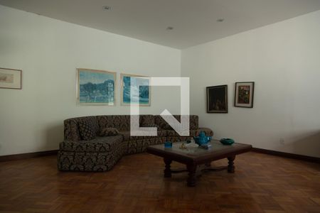 Casa à venda com 550m², 4 quartos e 4 vagasSala de Estar