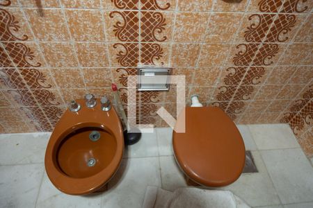 Casa à venda com 550m², 4 quartos e 4 vagasBanheiro Quarto 1