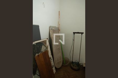 Casa à venda com 550m², 4 quartos e 4 vagasQuarto de Serviço