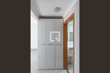 Apartamento à venda com 47m², 1 quarto e 1 vagaArmário do Corredor