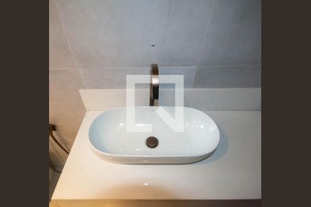 Casa para alugar com 372m², 5 quartos e 2 vagasBanheiro Social