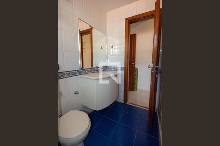 Casa para alugar com 372m², 5 quartos e 2 vagasBanheiro do Quarto 1