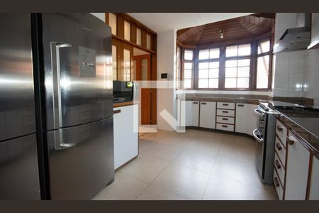 Casa para alugar com 372m², 5 quartos e 2 vagasCozinha