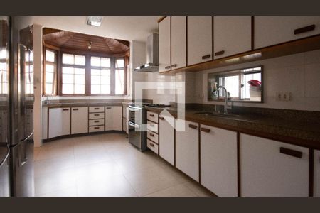 Casa para alugar com 372m², 5 quartos e 2 vagasCozinha